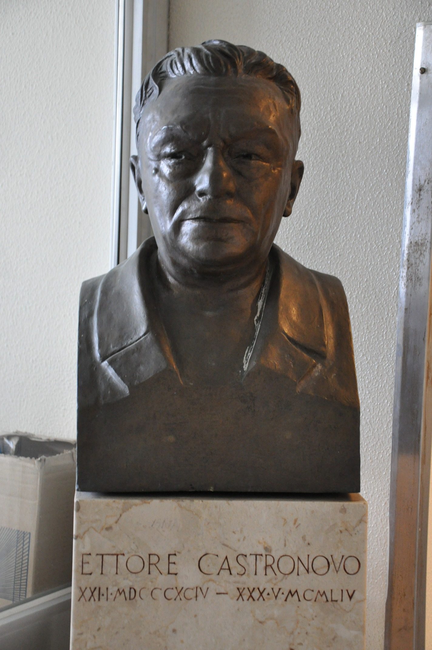 4-Ettore Castronovo's Bust.JPG